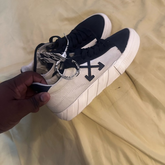 It’s a good shoes it’s looks new - Picture 5 of 5